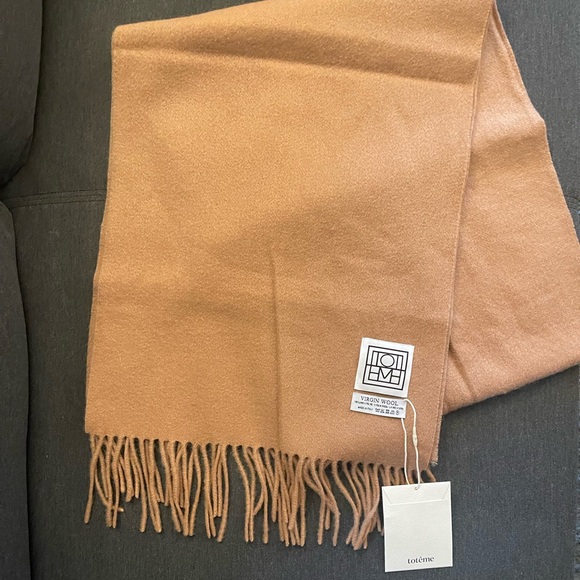NWT TOTEME Classic wool scarf in camel| Gift| Layering | Thanksgiving - Picture 4 of 6